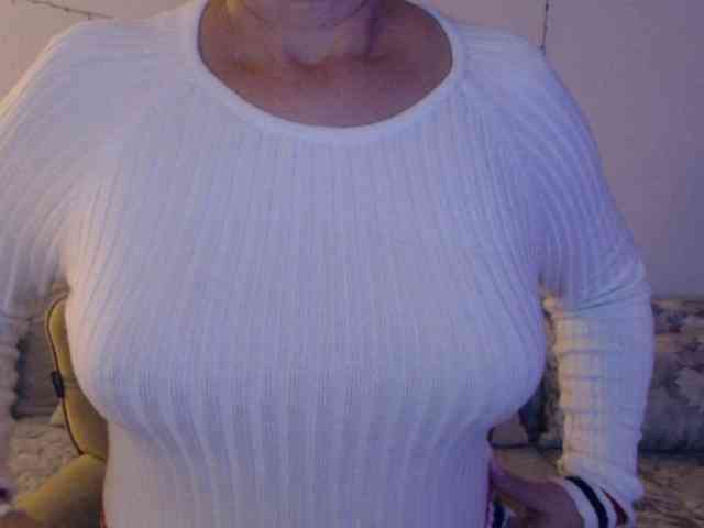 goodSnowQueen webcam