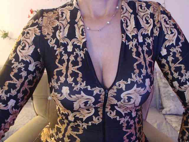 goodSnowQueen webcam