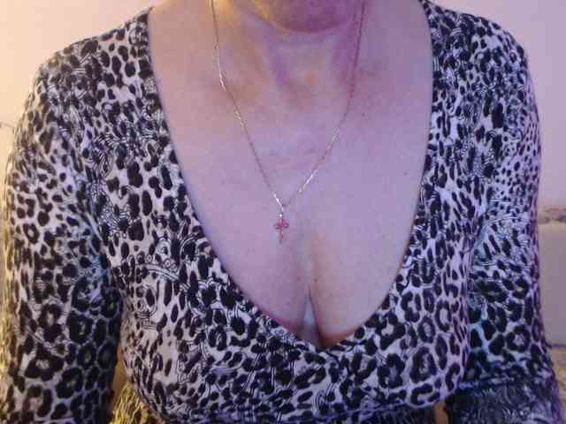 goodSnowQueen goodSnowQueen