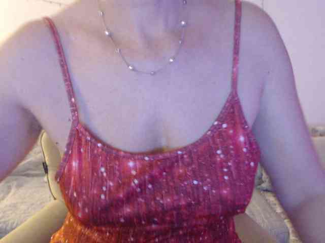 goodSnowQueen webcam