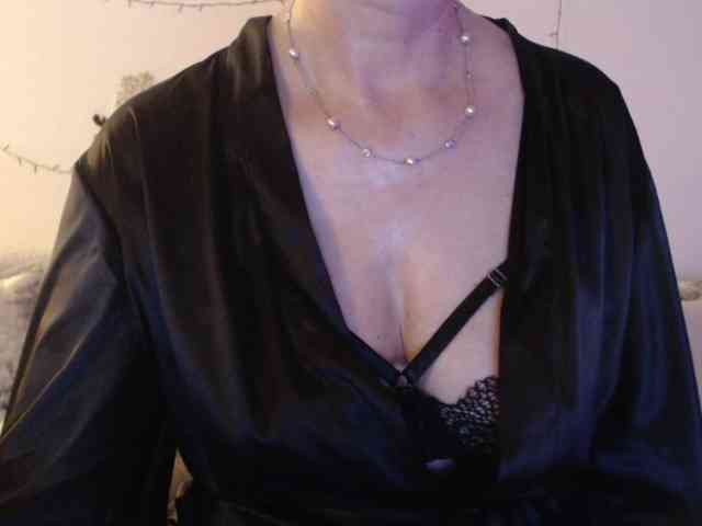 goodSnowQueen webcam