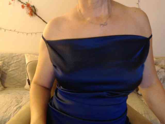 goodSnowQueen webcam