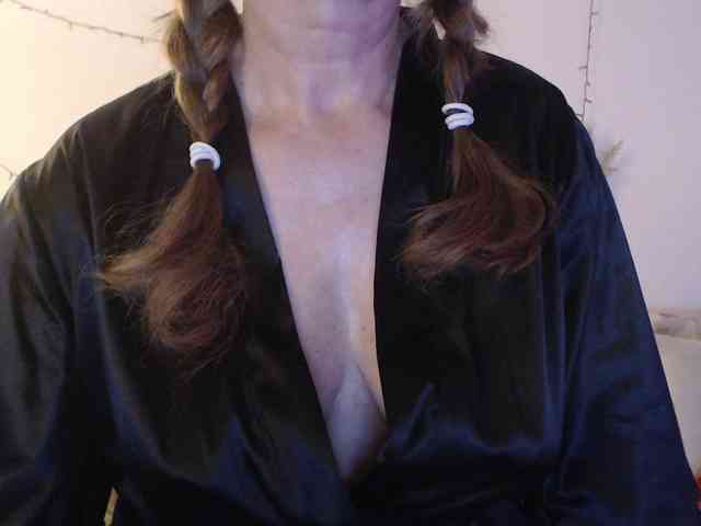 goodSnowQueen webcam