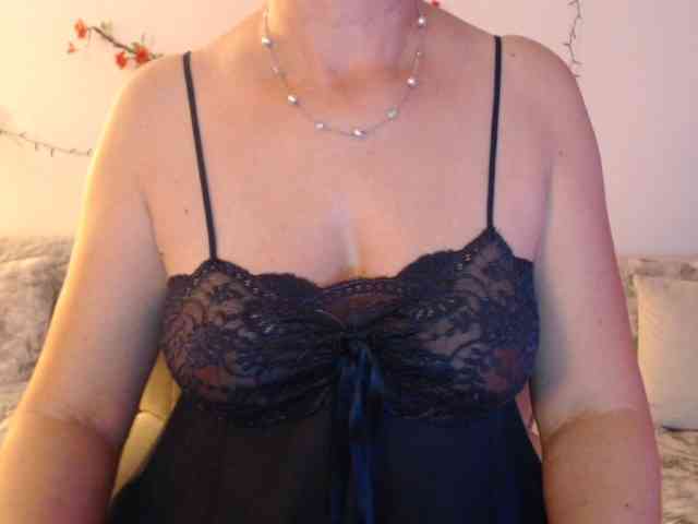 goodSnowQueen webcam