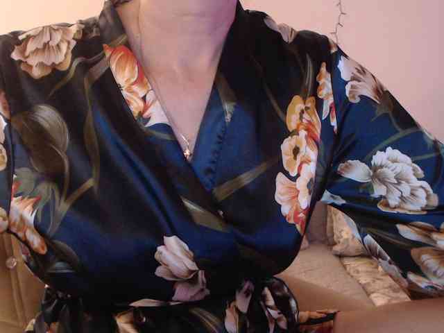 goodSnowQueen webcam