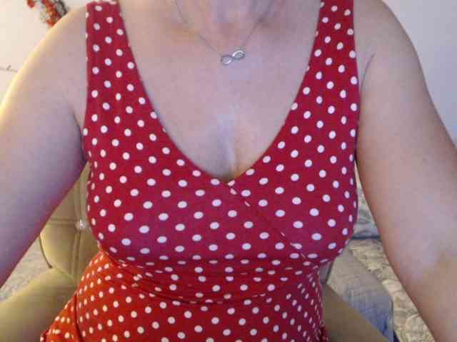 goodSnowQueen webcam