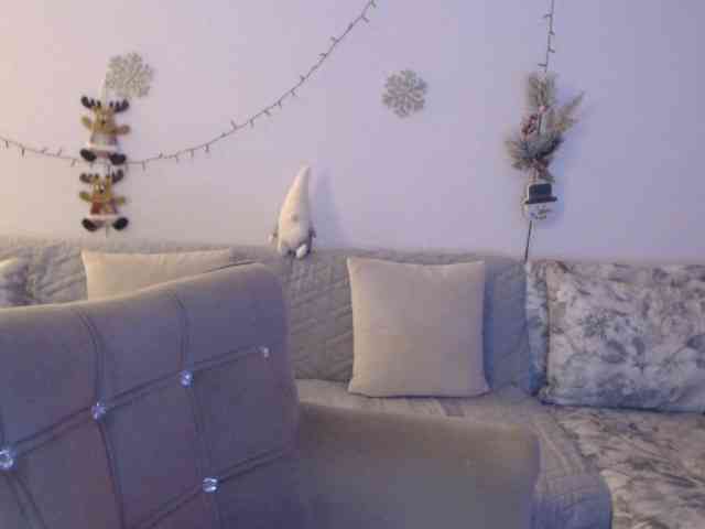 goodSnowQueen webcam