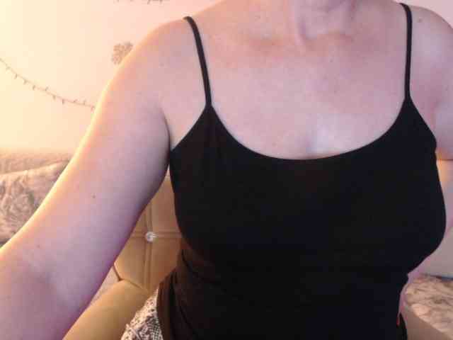 goodSnowQueen webcam