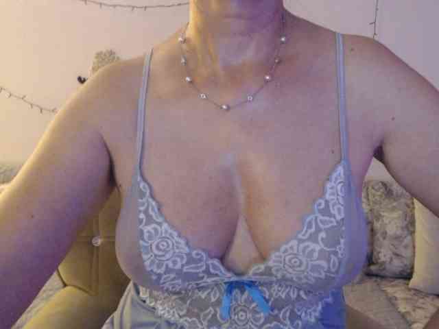 goodSnowQueen goodSnowQueen