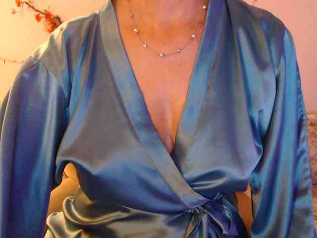 goodSnowQueen webcam