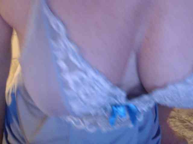 goodSnowQueen webcam