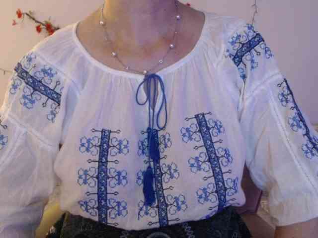 goodSnowQueen webcam