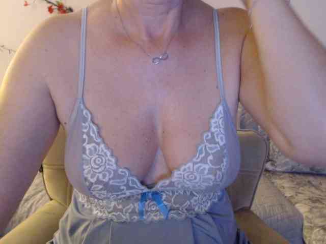 naked webcam GoodSnowQueen
