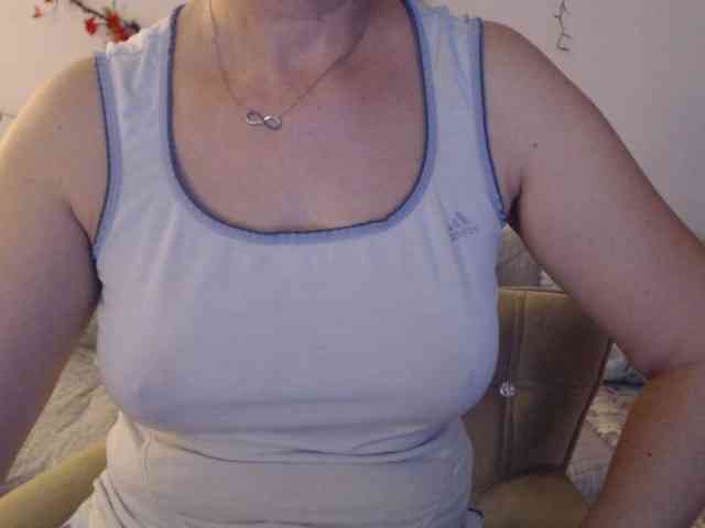 goodSnowQueen webcam