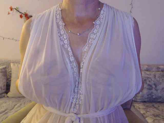 goodSnowQueen webcam