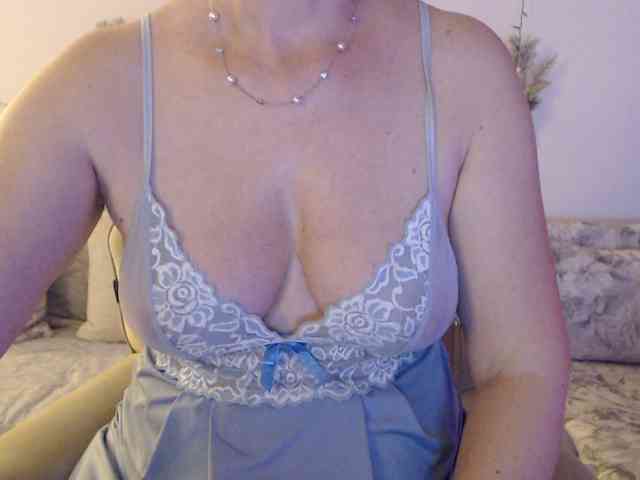 goodSnowQueen webcam