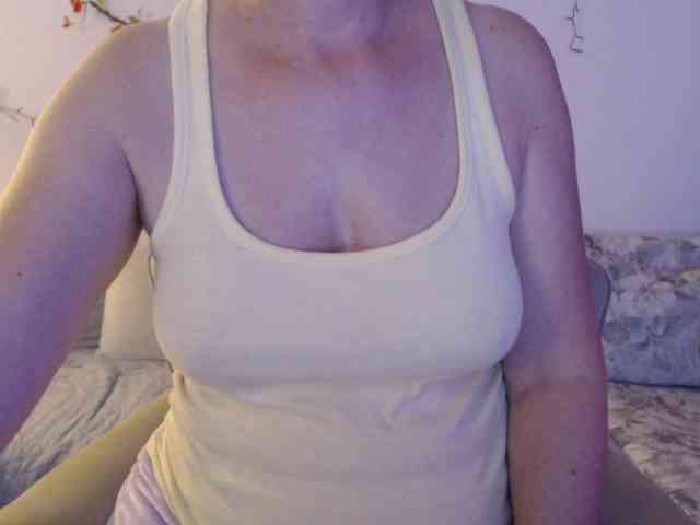 goodSnowQueen webcam