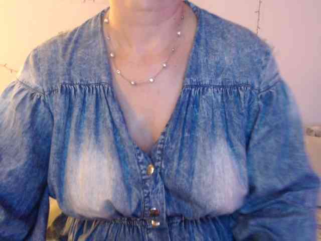 goodSnowQueen webcam