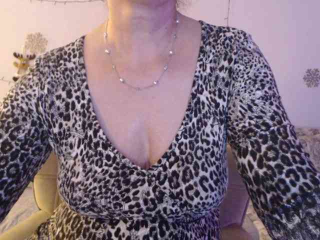 goodSnowQueen webcam