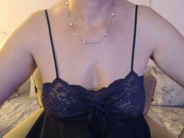 goodSnowQueen webcam