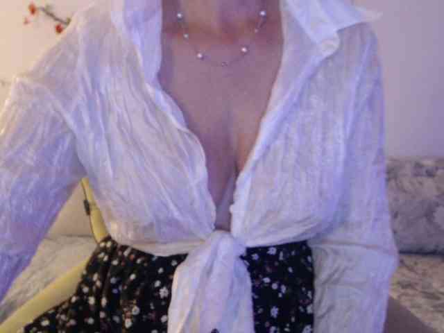 goodSnowQueen webcam