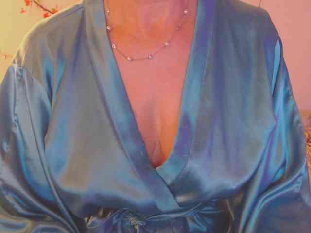 goodSnowQueen webcam