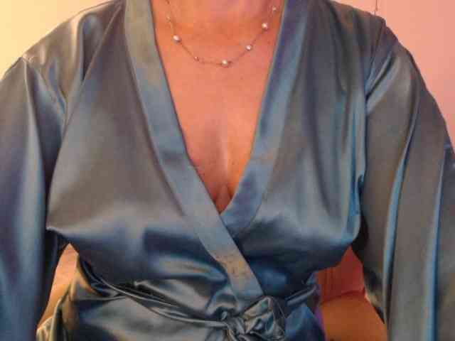 goodSnowQueen webcam