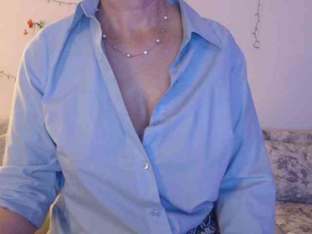 goodSnowQueen webcam