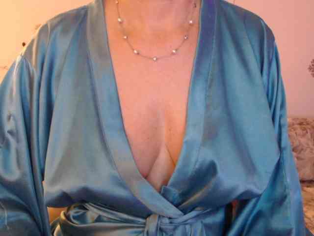 goodSnowQueen webcam