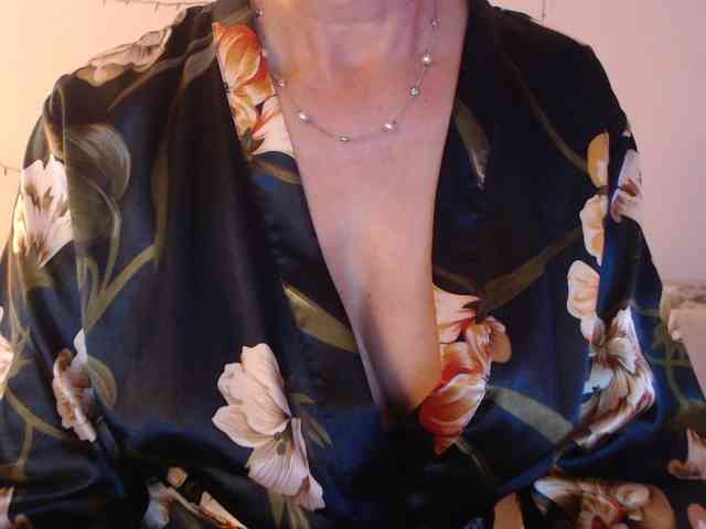 goodSnowQueen goodSnowQueen