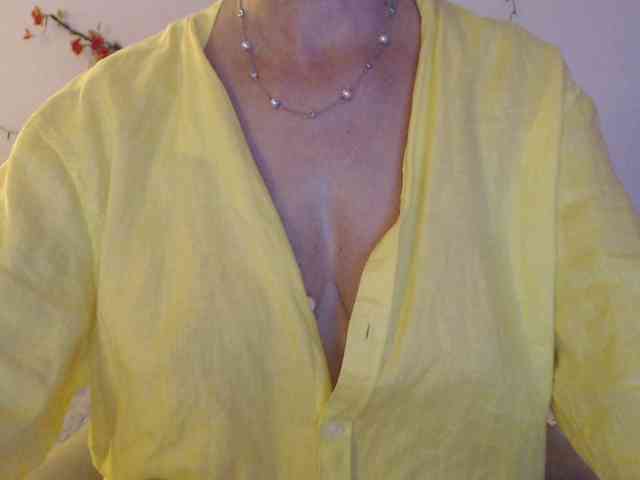 goodSnowQueen webcam