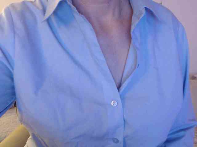 goodSnowQueen webcam