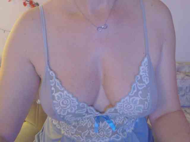 goodSnowQueen webcam