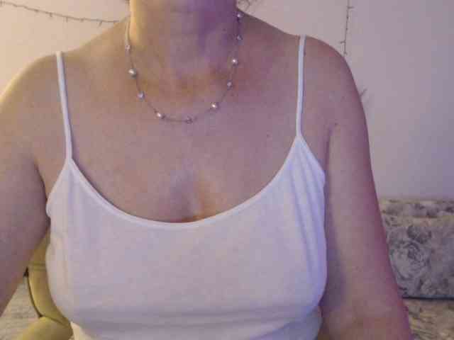 goodSnowQueen goodSnowQueen