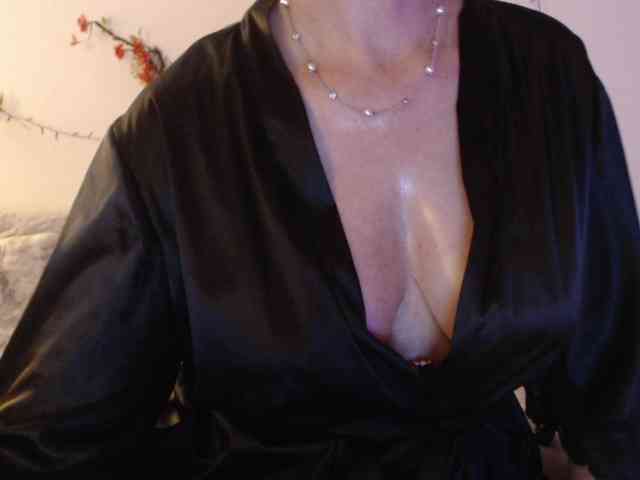 goodSnowQueen webcam