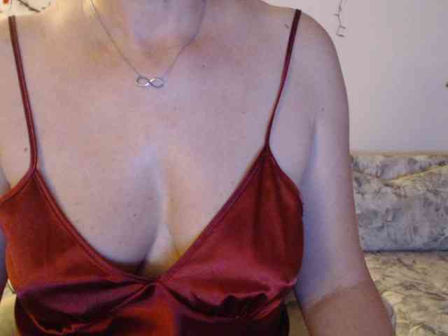 goodSnowQueen webcam