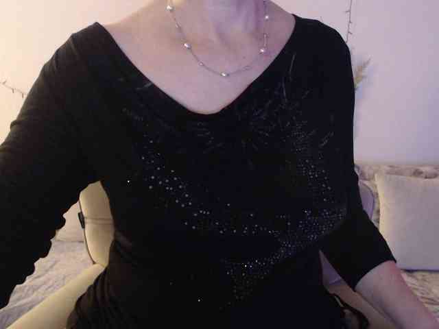 goodSnowQueen webcam