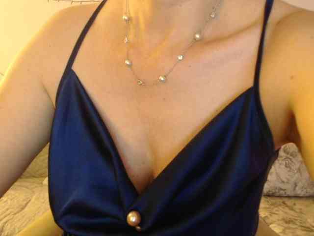 goodSnowQueen goodSnowQueen