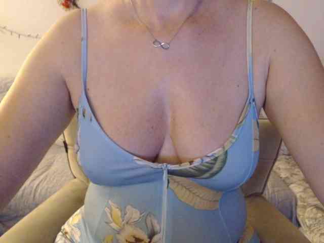 goodSnowQueen webcam