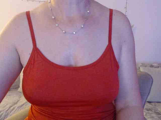 goodSnowQueen webcam