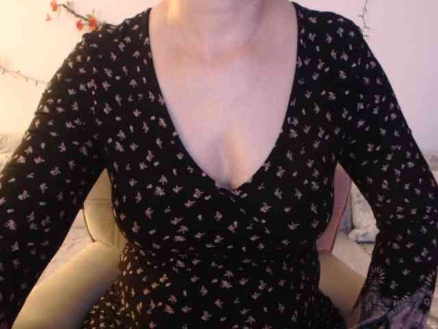 goodSnowQueen webcam