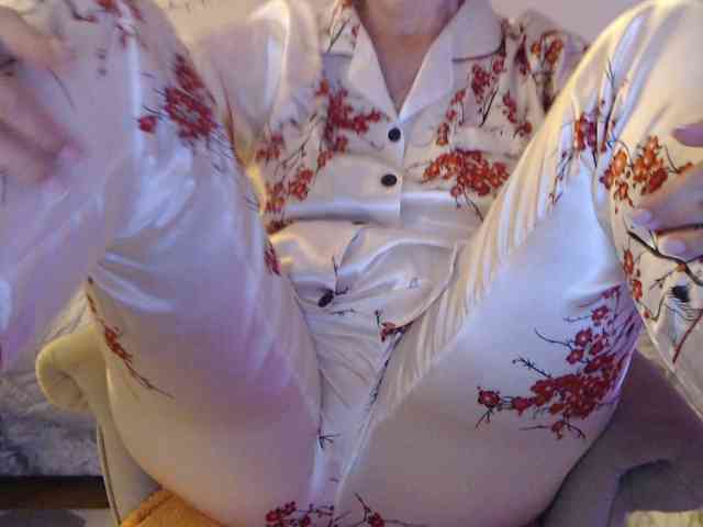 goodSnowQueen webcam