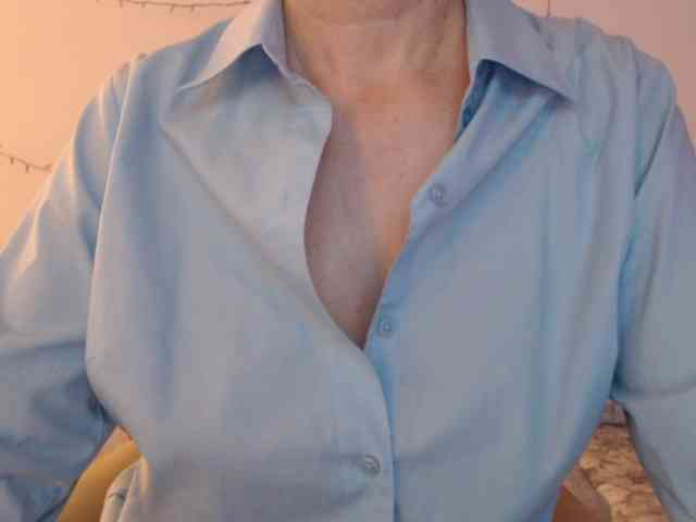 goodSnowQueen webcam