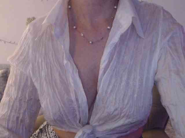 goodSnowQueen webcam