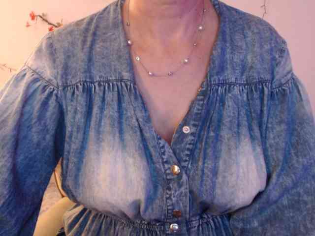 goodSnowQueen webcam