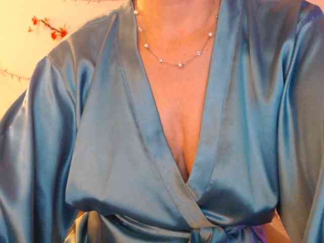 goodSnowQueen webcam