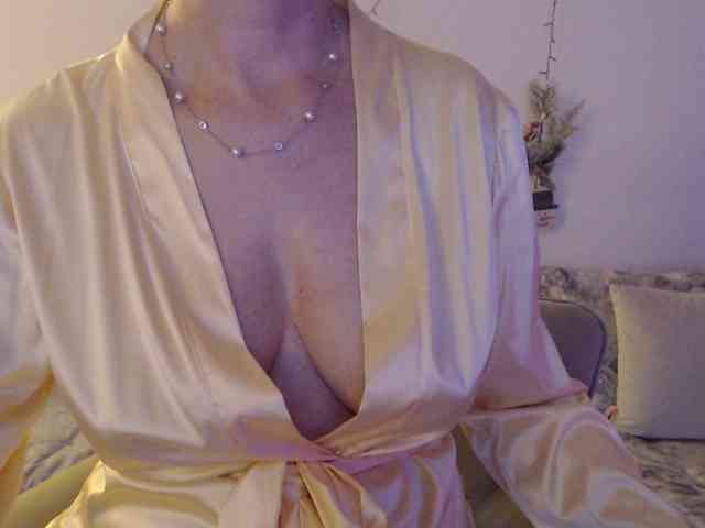 goodSnowQueen webcam