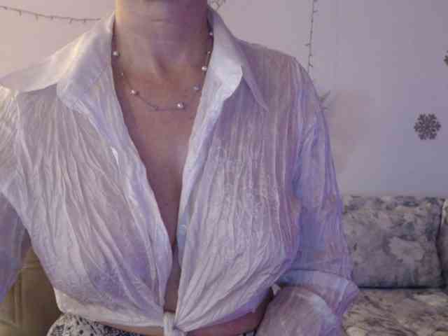 goodSnowQueen webcam