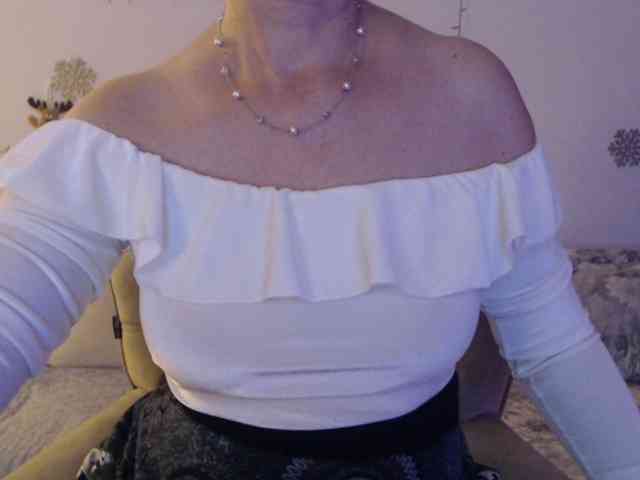 goodSnowQueen webcam