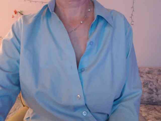 goodSnowQueen webcam